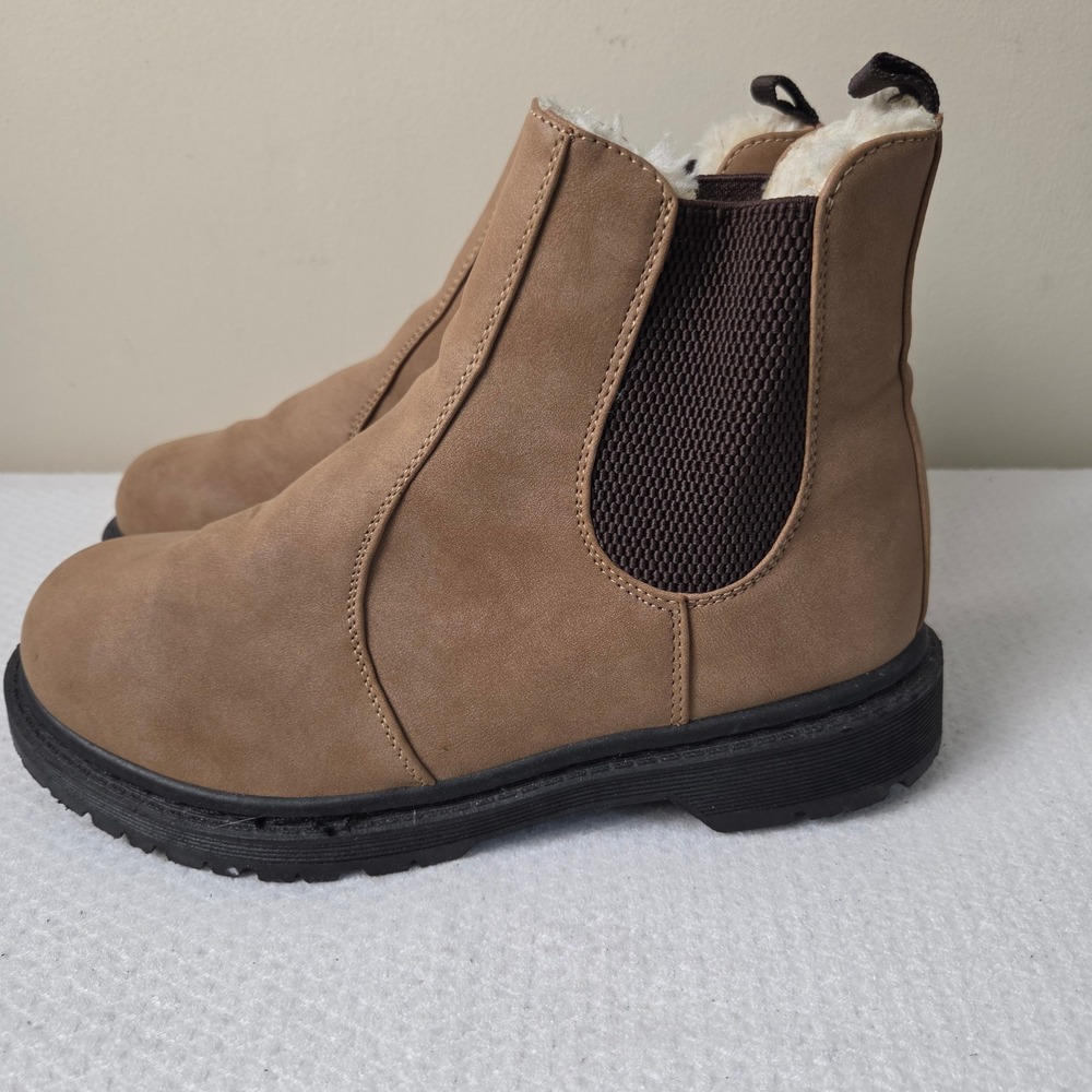 Forever 21 Womens Faux Fur Lined Chelsea Boots Tan Lug Sole Size 8